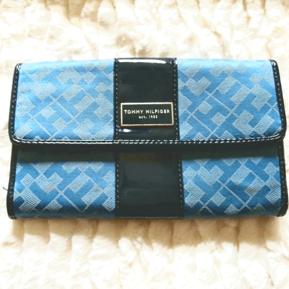 🍃 Tommy Hilfiger women's wallet